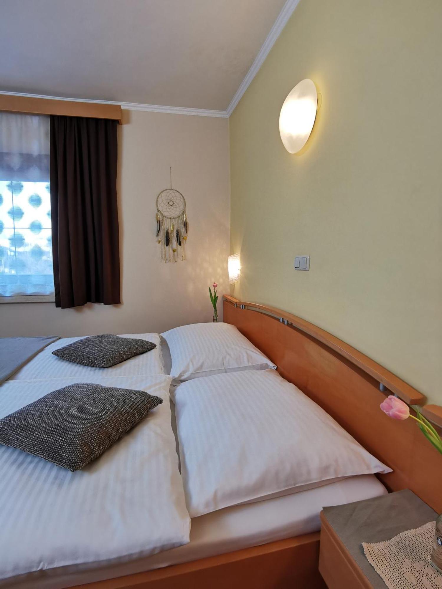 Hotel & Wirtshaus Hoedl-Kaplan Feldbach  Værelse billede