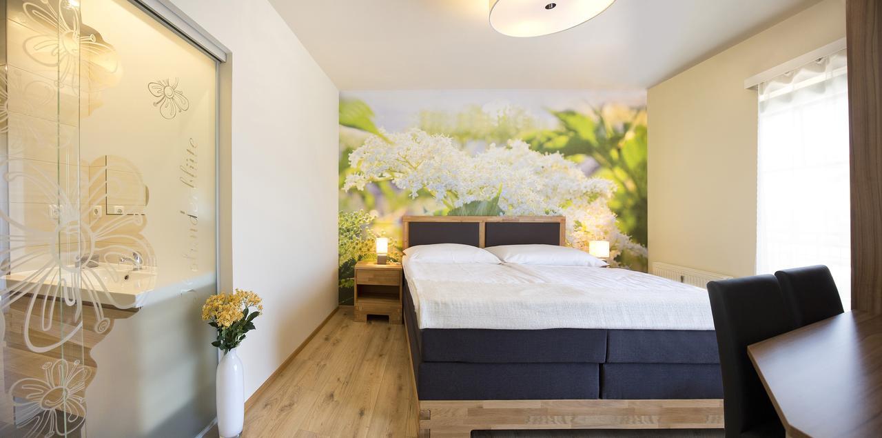 Hotel & Wirtshaus Hoedl-Kaplan Feldbach  Eksteriør billede